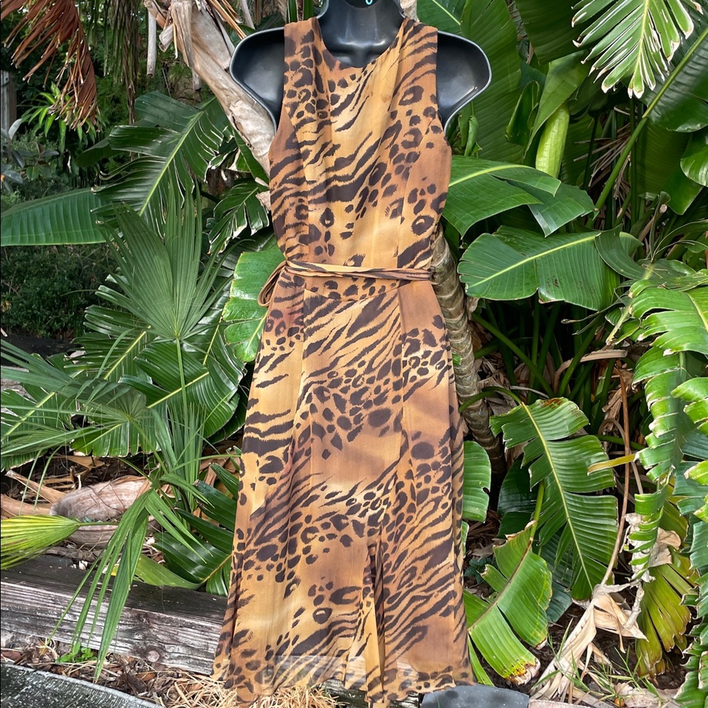 pure Silk tiger, print handkerchief, hem dress - Picture 3 of 6